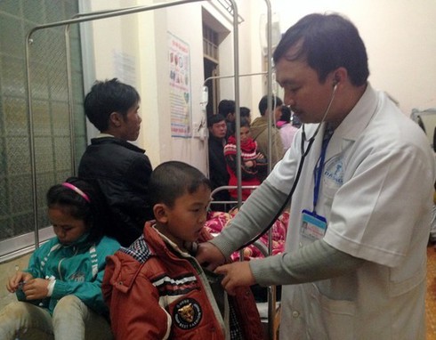 7 HS tái nhập viện trong tình trạng nguy kịch - ảnh 1