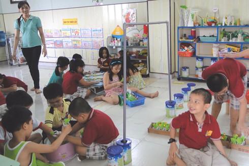 Phí trông trẻ ngày cận Tết: 350.000 đồng/ ngày - ảnh 2