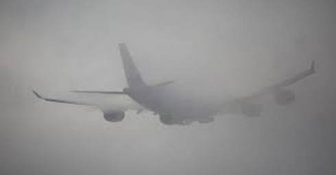 VNA hủy chuyến bay vì sương mù - ảnh 1