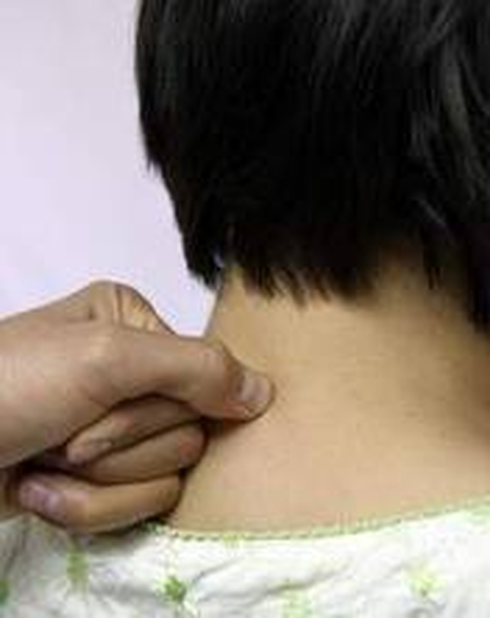 Cách xoa bóp chữa rối loạn kinh nguyệt - ảnh 1