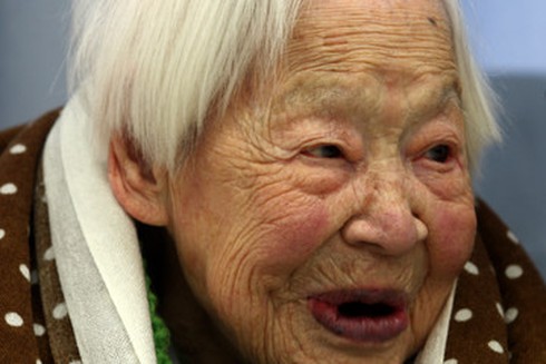 Bí quyết sống lâu của người phụ nữ cao tuổi nhất thế giới - ảnh 1