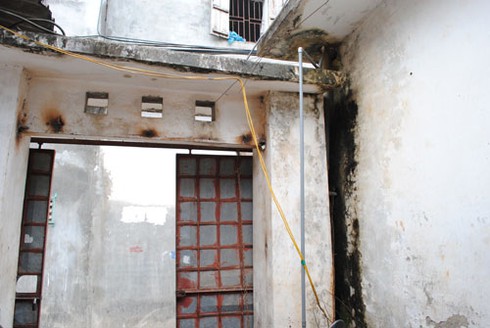 Phòng trọ nứt, ẩm mốc: Chủ nhân tương lai thách thức tử thần - ảnh 5