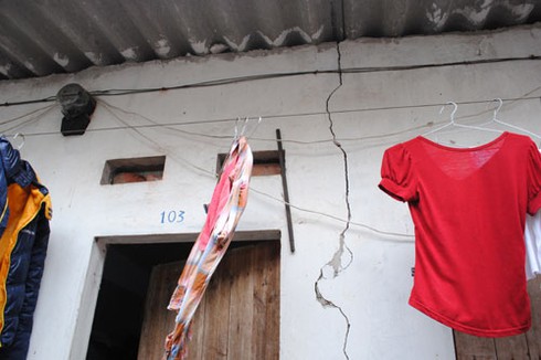 Phòng trọ nứt, ẩm mốc: Chủ nhân tương lai thách thức tử thần - ảnh 6