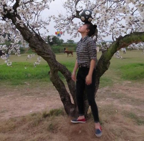 Cô gái có biệt tài vừa tâng bóng nghệ thuật vừa chơi piano - ảnh 7