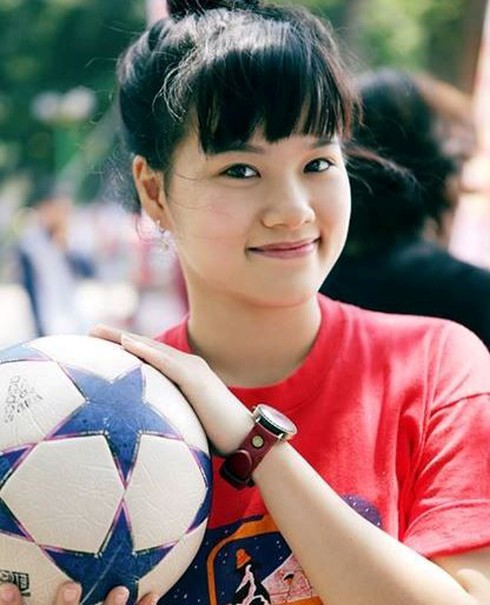 Cô gái có biệt tài vừa tâng bóng nghệ thuật vừa chơi piano - ảnh 8