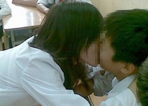 Có nên yêu khi ngồi trên ghế nhà trường: HS nghĩ gì? - ảnh 1