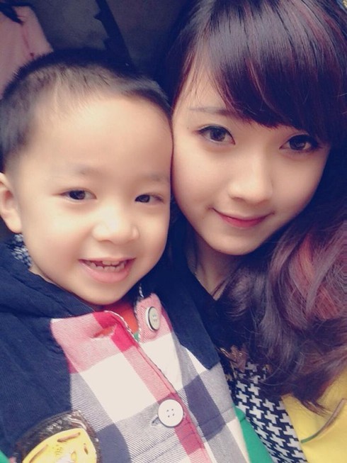 Ngắm 3 cô giáo nổi tiếng vì quá xinh - ảnh 5