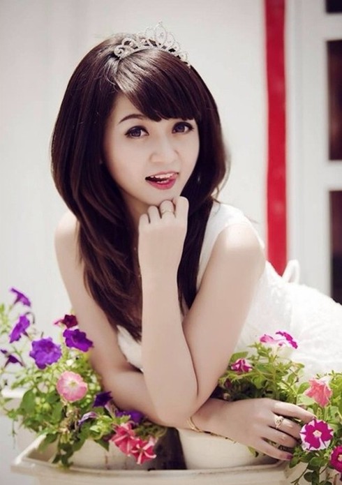 Ngắm 3 cô giáo nổi tiếng vì quá xinh - ảnh 8