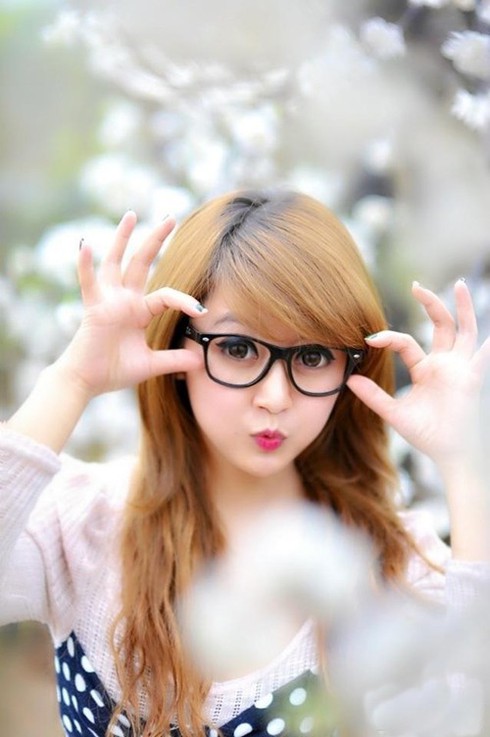 Ngắm 3 cô giáo nổi tiếng vì quá xinh - ảnh 7
