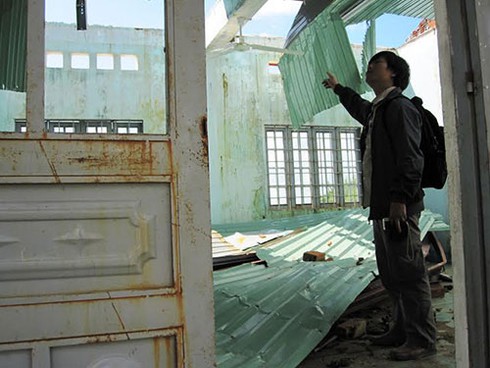 Xây trường 90 tỉ đồng rồi bỏ hoang - ảnh 1