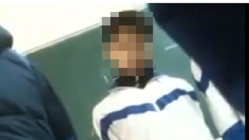 Clip thầy giáo chửi và tát học sinh như cảnh