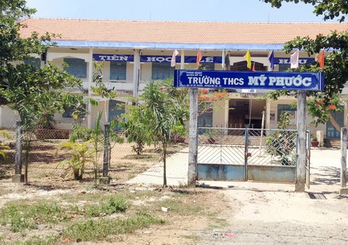 Thầy giáo phạt học trò 'thụt dầu' hàng trăm lần - ảnh 1