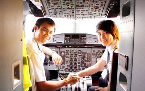 Nữ phi công trẻ nhất Việt Nam kể về việc chọn nghề - ảnh 1