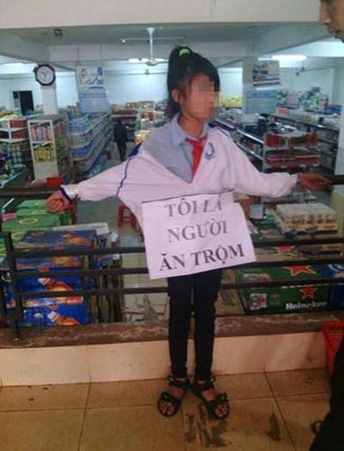 Sự thật về vụ bức ảnh học sinh bị siêu thị làm nhục - ảnh 2