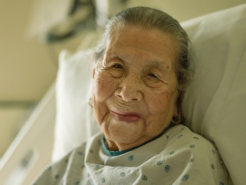 Chùm ảnh: Phút cuối đời của những bệnh nhân ung thư - ảnh 2