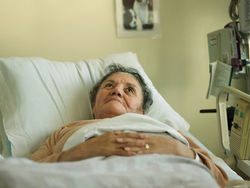 Chùm ảnh: Phút cuối đời của những bệnh nhân ung thư - ảnh 13