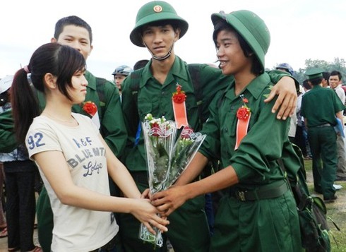 Thí sinh trúng tuyển đại học: Ai được miễn nhập ngũ? - ảnh 1