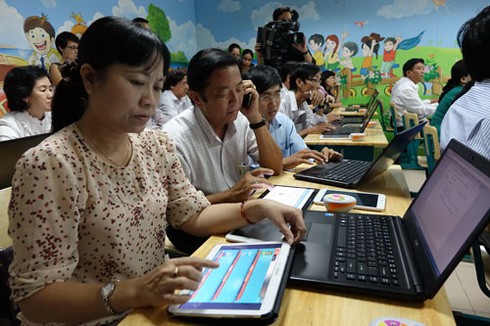 Sách giáo khoa điện tử: Nếu tự nguyện thì trường không làm - ảnh 1