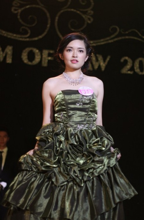 Hoa khôi trường Luật năng động, thông minh - ảnh 10