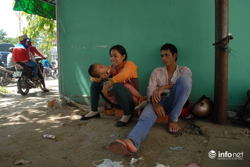 Mọi con đường đổ về Khu du lịch Đại Nam đều... kẹt cứng - ảnh 5