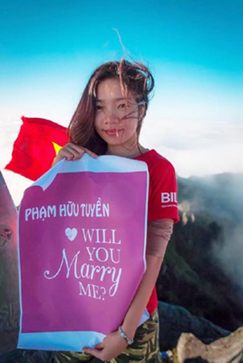 9X Việt cầu hôn bạn trai trên đỉnh Fansipan - ảnh 1