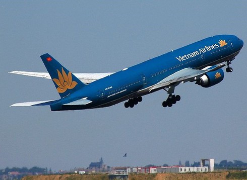 Vietnam Airlines bán 2 máy bay Boeing777-200ER - ảnh 1