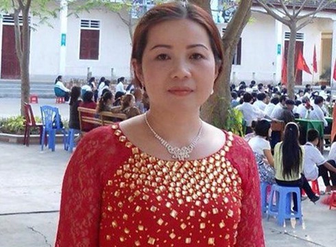 Nữ hiệu trưởng nhắn tin nhạy cảm cho giám đốc sở nhận lỗi - ảnh 1