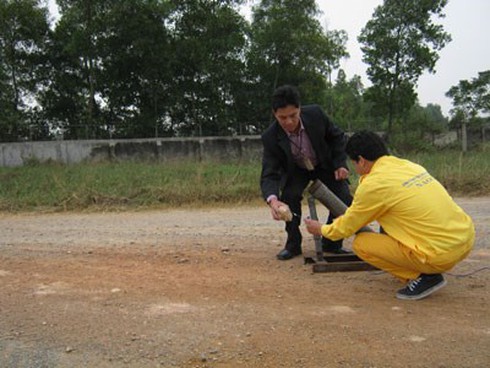 Sẽ thí điểm công nghệ đuổi chim trên đường băng - ảnh 1