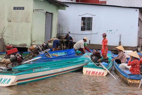 Ngắm cuộc sống sông nước của người dân Cà Mau - ảnh 6