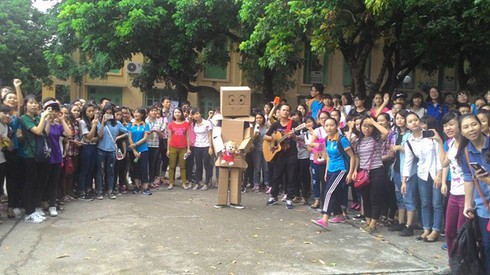 Màn tỏ tình lãng mạn của chàng trai ĐH Thương mại - ảnh 1