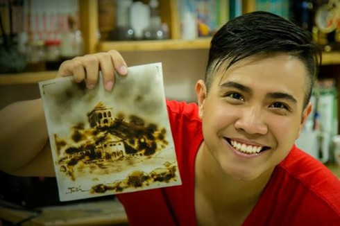 9X Sài Thành chấp nhận bỏng tay để vẽ tranh từ lửa - ảnh 1