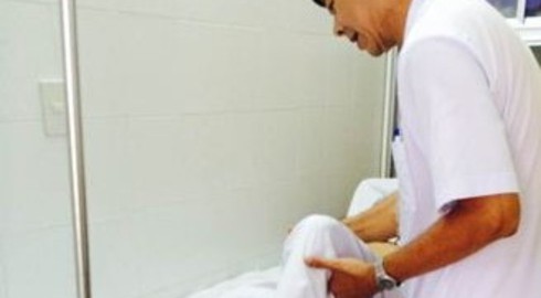 Biến dạng “của quý” vì tự bơm silicon lỏng - ảnh 1