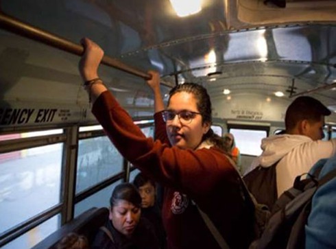 Nhật ký nữ sinh 19 tuổi đến trường xuyên qua 2 quốc gia - ảnh 1