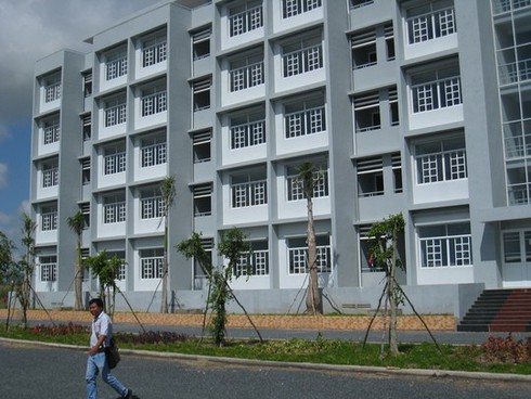 Ký túc xá trăm tỉ chỉ có 10 sinh viên ở! - ảnh 1