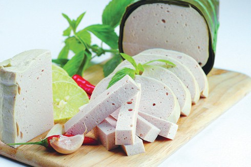 Cách chọn giò chả không hàn the - ảnh 1