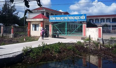 Vụ thầy giáo lấy cắp đề thi gạ tình nữ sinh: Không thể chấp nhận được - ảnh 1