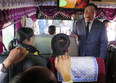 Bí thư Hà Nội kiểm tra việc phục vụ dân đi lại sau Tết - ảnh 1