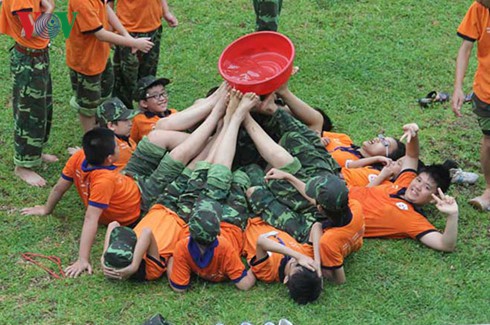 Nghỉ hè 2016: Cho con học kỹ năng sống hay kỹ năng sinh tồn? - ảnh 1