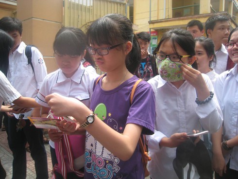 Trường THPT đầu tiên ở Hà Nội công bố điểm chuẩn vào lớp 10 - ảnh 1