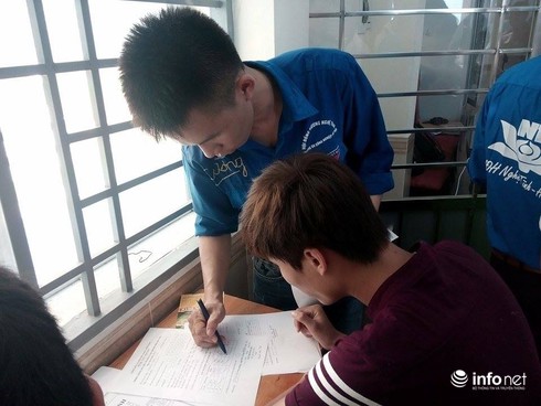 Những thí sinh đầu tiên xét tuyển đại học năm 2016 - ảnh 8