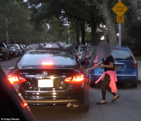 Đặt camera ẩn, kết quả thu được khiến nhiều bậc phụ huynh lo sợ - ảnh 3