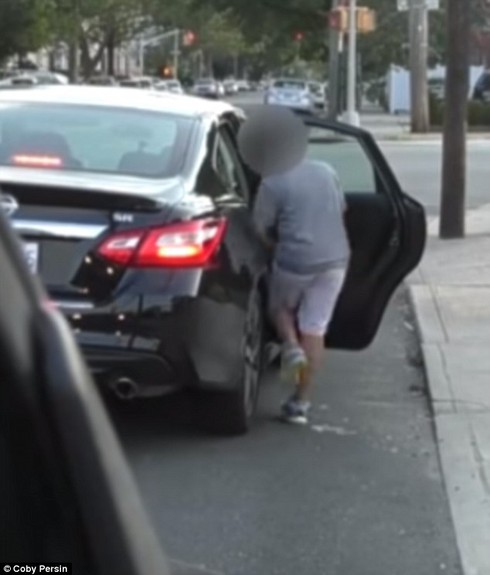 Đặt camera ẩn, kết quả thu được khiến nhiều bậc phụ huynh lo sợ - ảnh 4