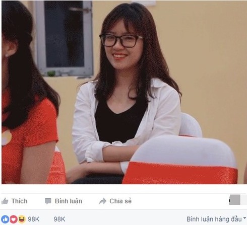 Cô gái xinh đẹp bị quay lén khi đang khóc trong phòng học - ảnh 2