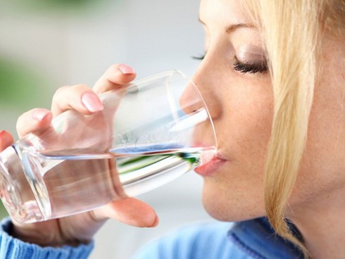 6 dấu hiệu cảnh báo bạn ăn quá nhiều muối - ảnh 1