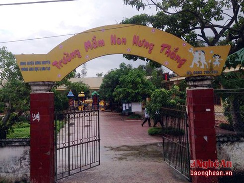 Cảnh cáo hiệu trưởng lạm thu để hàng trăm HS nghỉ học - ảnh 1