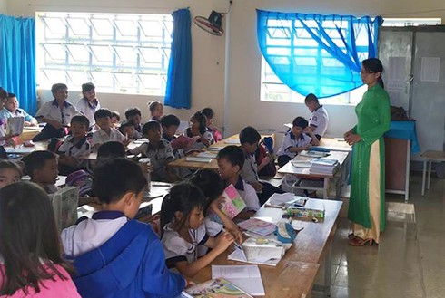 Hàng chục học sinh 'ngồi nhầm lớp' ở Sóc Trăng - ảnh 1