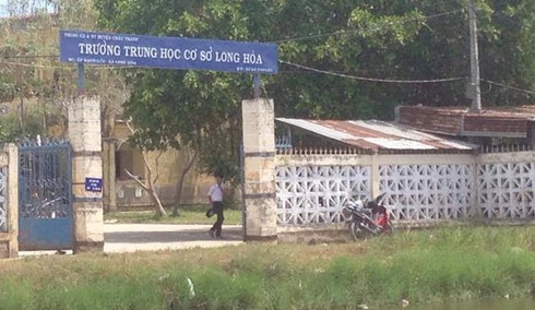 Hít phải thuốc trừ sâu, 60 học sinh ngộ độc - ảnh 1