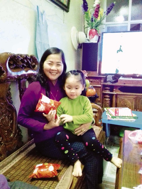 Bé gái 3 tuổi không biết nói bỗng dưng đọc một mạch cả câu - ảnh 2