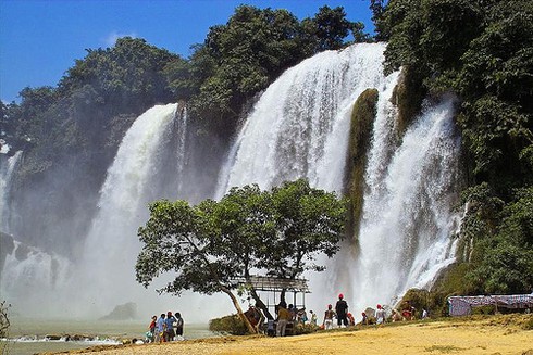 Thác Bản Giốc chờ ngày cất cánh