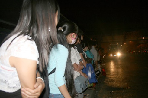 Đi xe buýt phải có `bàn tay thép”